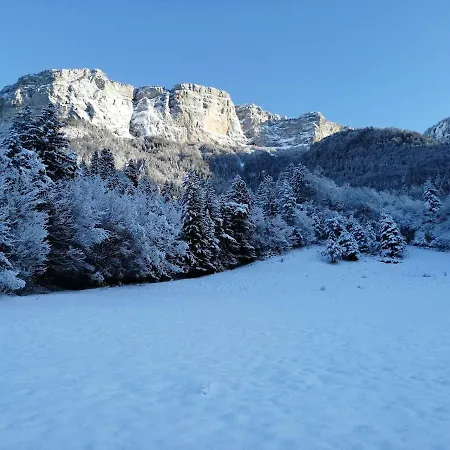 Cocon Paisible De 37 M2 Entre Et Montagnes Apartamento